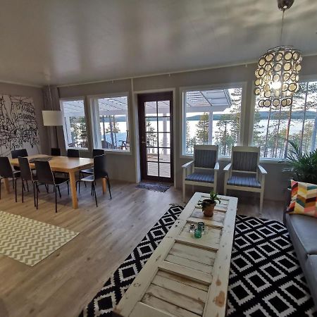 Vaere Holiday Home - Lakeside Relaxation Point イナリ エクステリア 写真