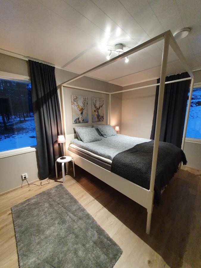 Vaere Holiday Home - Lakeside Relaxation Point イナリ エクステリア 写真