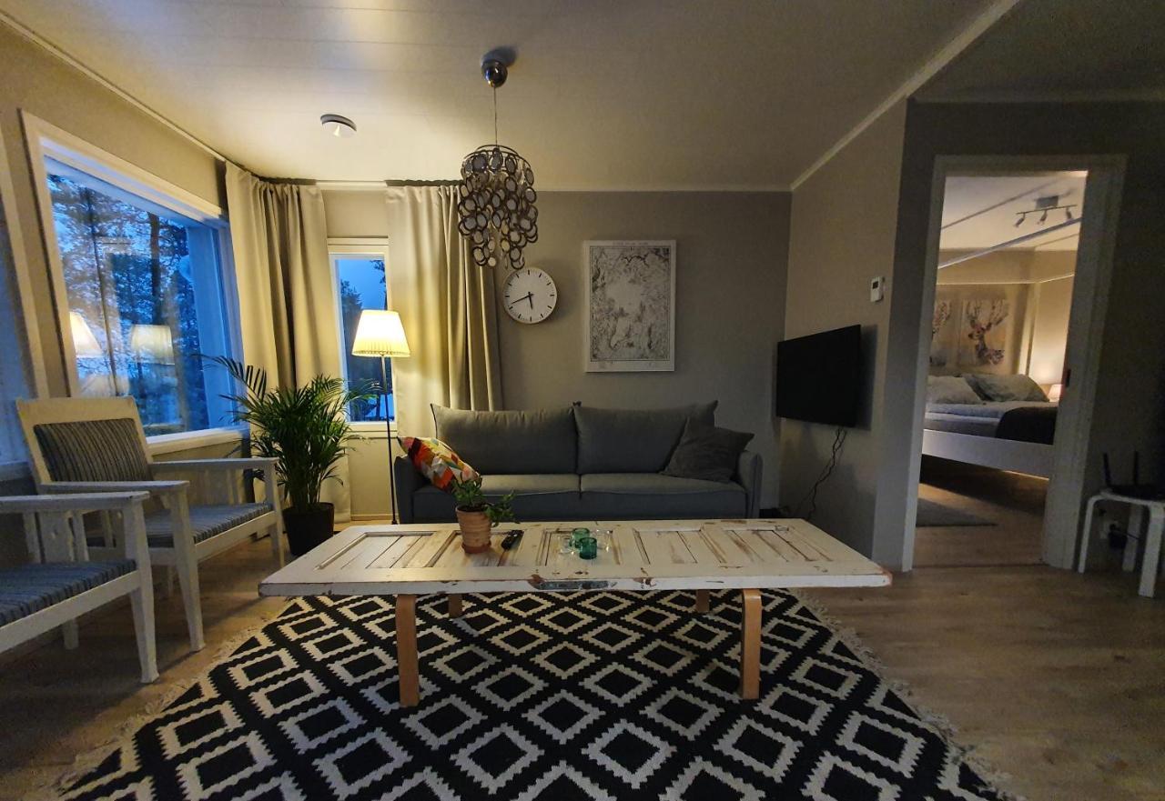 Vaere Holiday Home - Lakeside Relaxation Point イナリ エクステリア 写真