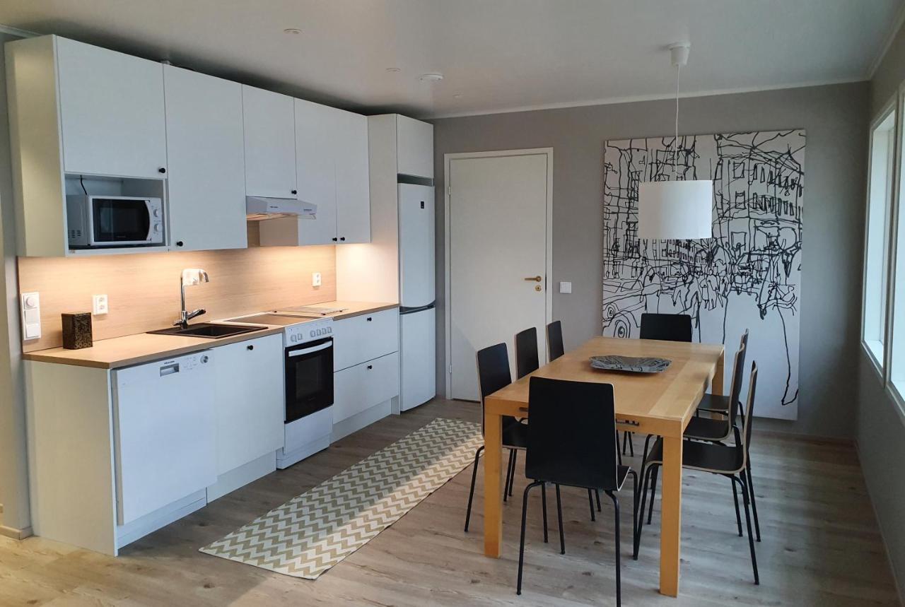 Vaere Holiday Home - Lakeside Relaxation Point イナリ エクステリア 写真