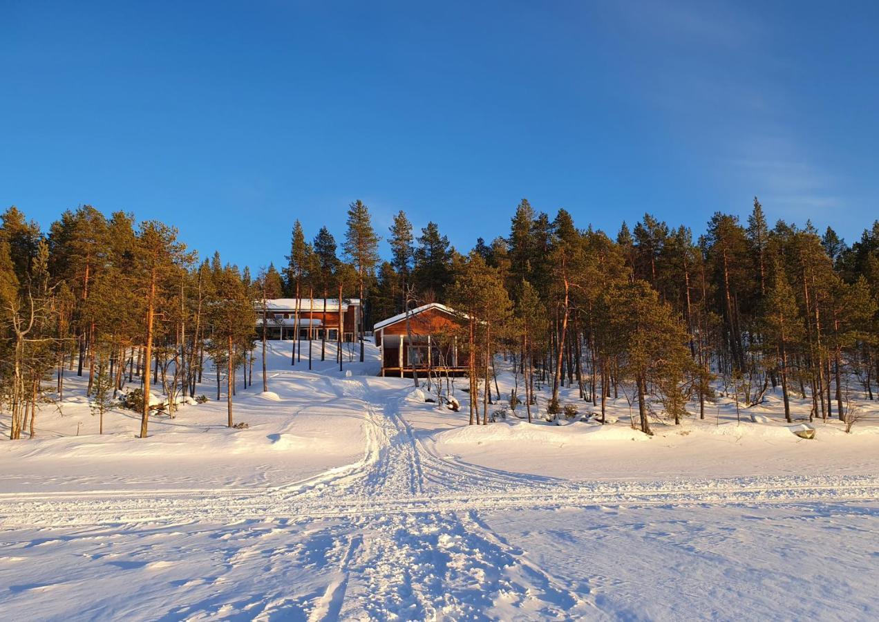 Vaere Holiday Home - Lakeside Relaxation Point イナリ エクステリア 写真