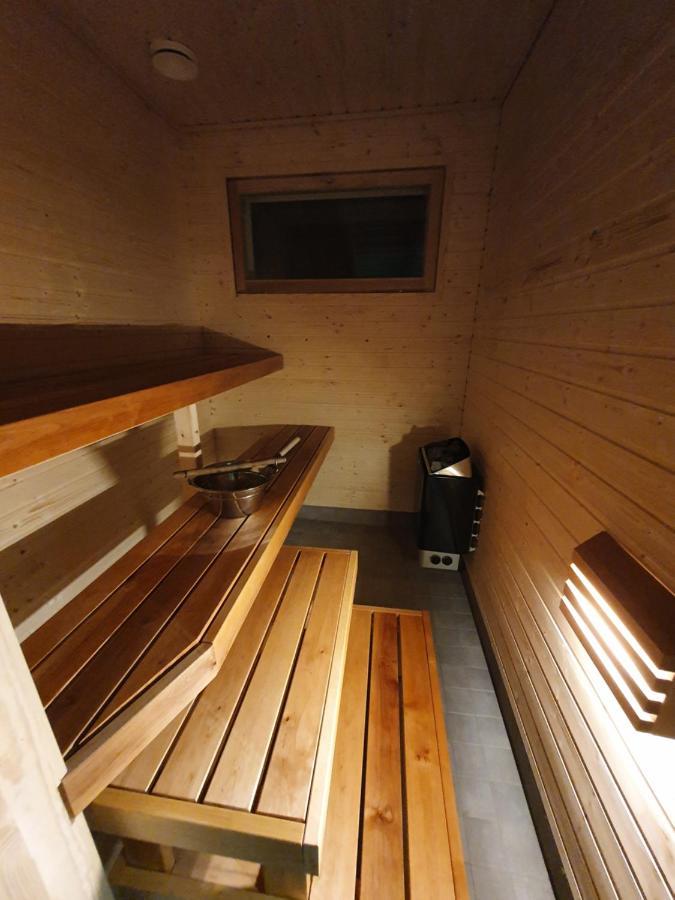 Vaere Holiday Home - Lakeside Relaxation Point イナリ エクステリア 写真